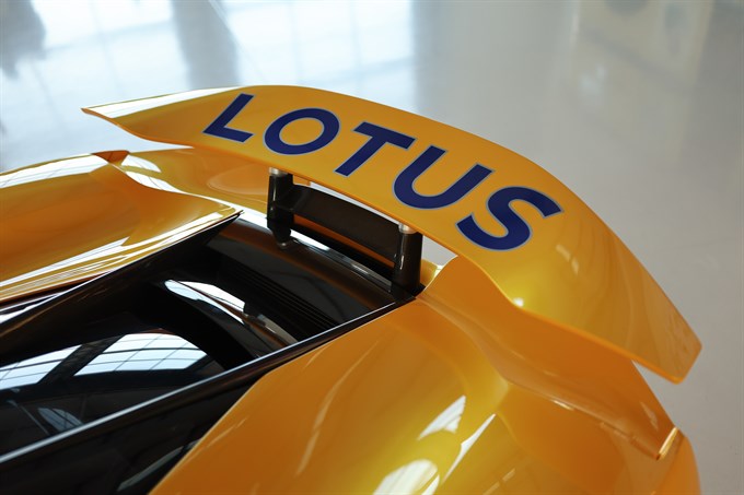 Lotus Monterey 7