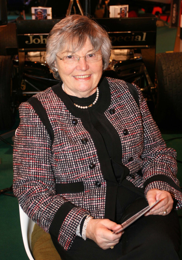 Yvonne Warr