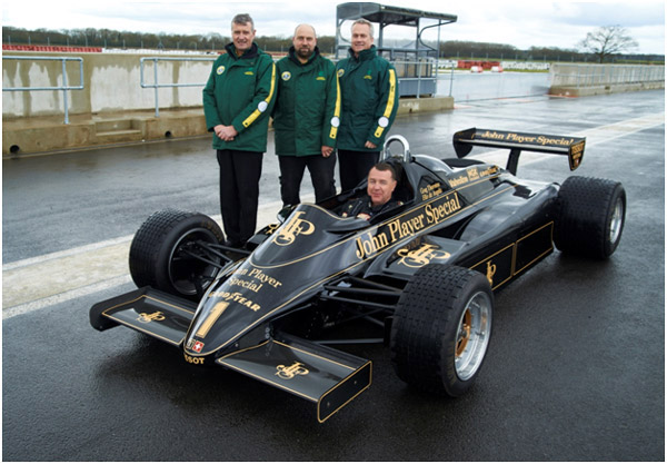 Team Lotus 91/5 Black on Track